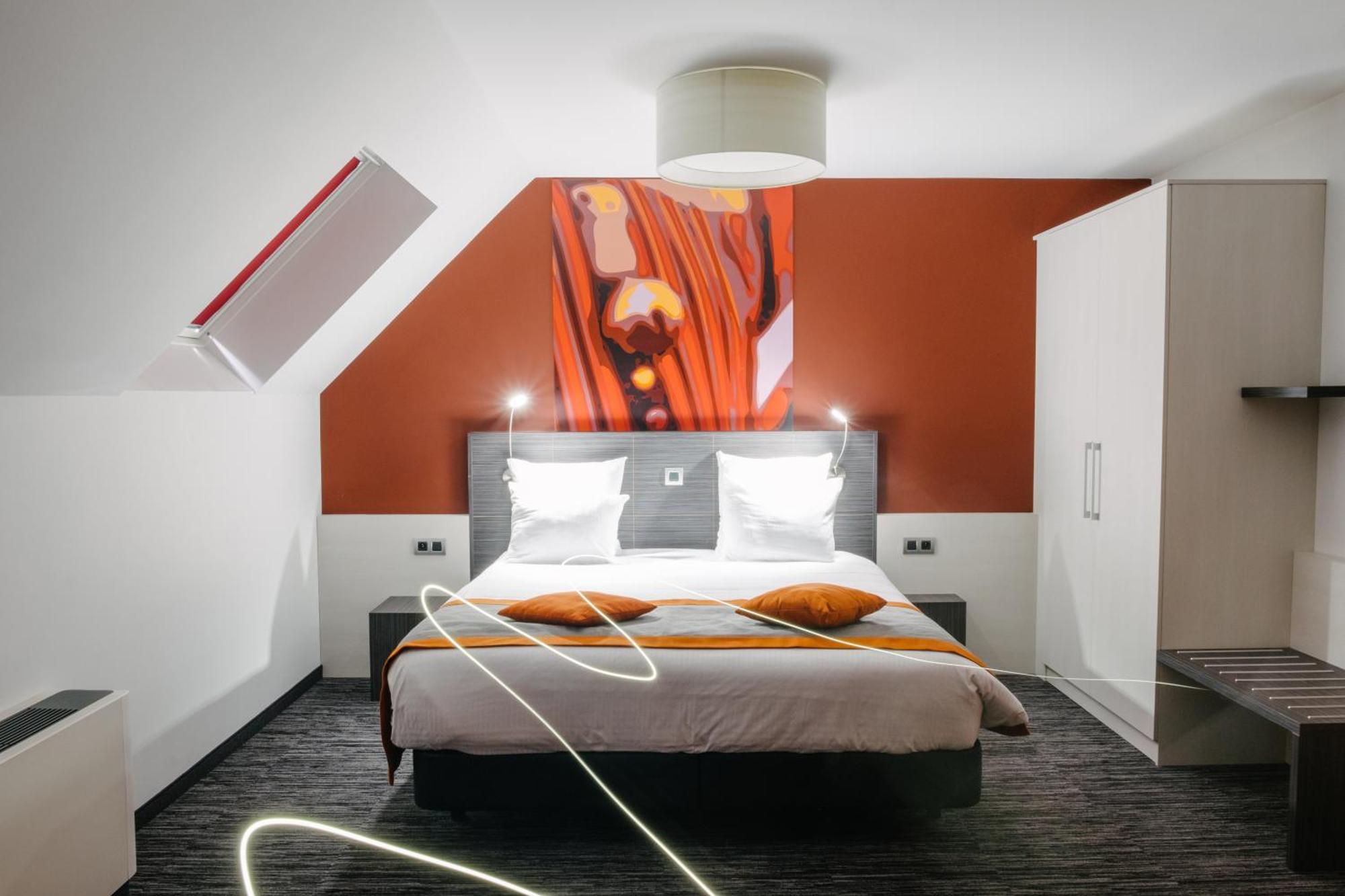 Orange Hotel Ла-Лувьер Экстерьер фото