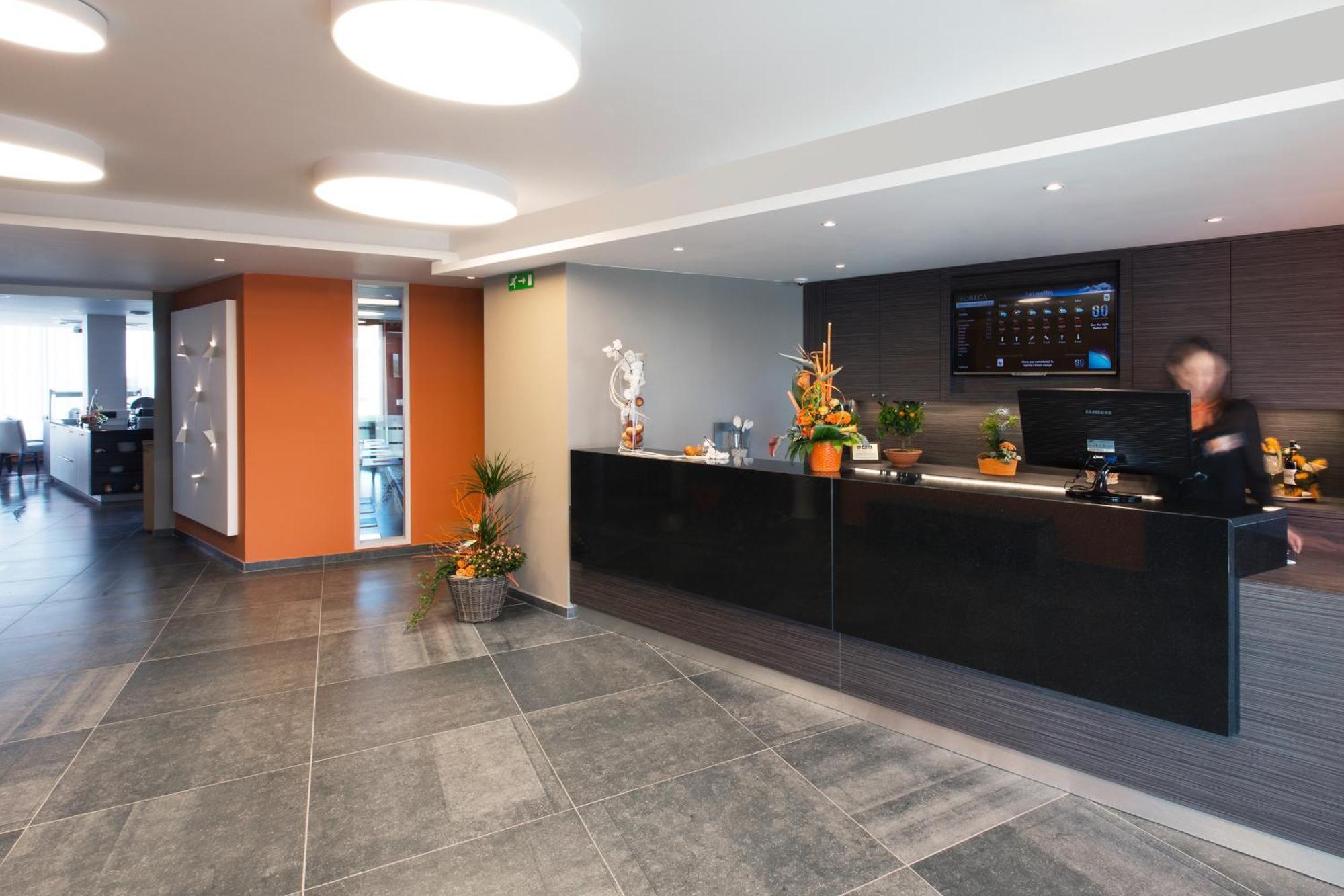 Orange Hotel Ла-Лувьер Экстерьер фото
