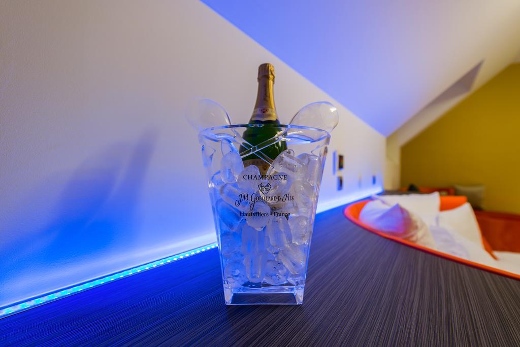 Orange Hotel Ла-Лувьер Экстерьер фото